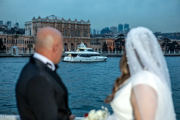 Capturing Everlasting Moments: Romantic Outdoor Wedding Photography in Istanbul