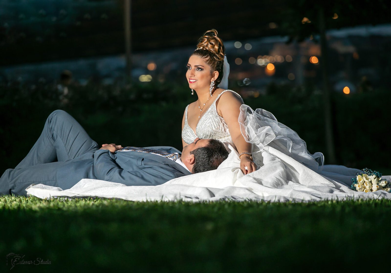 Wedding photography at night in Istanbul by Entezar Studio - 47