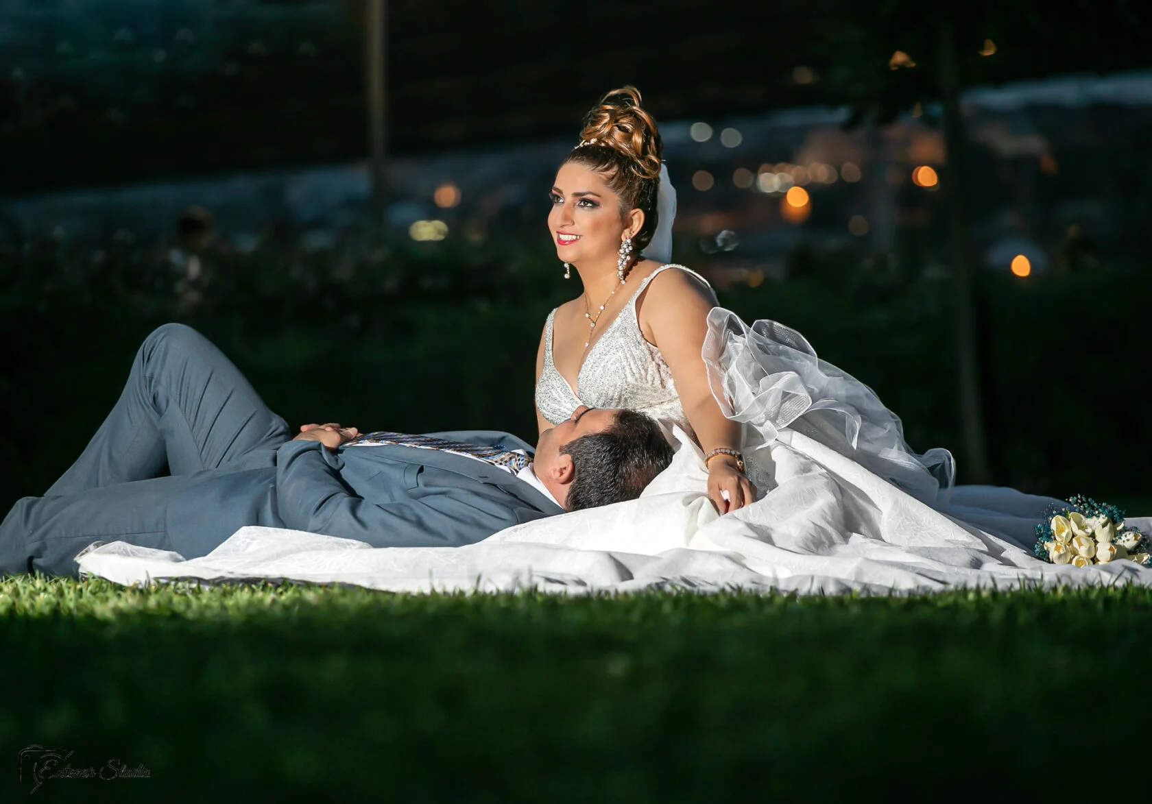 Wedding photography at night in Istanbul by Entezar Studio - 47