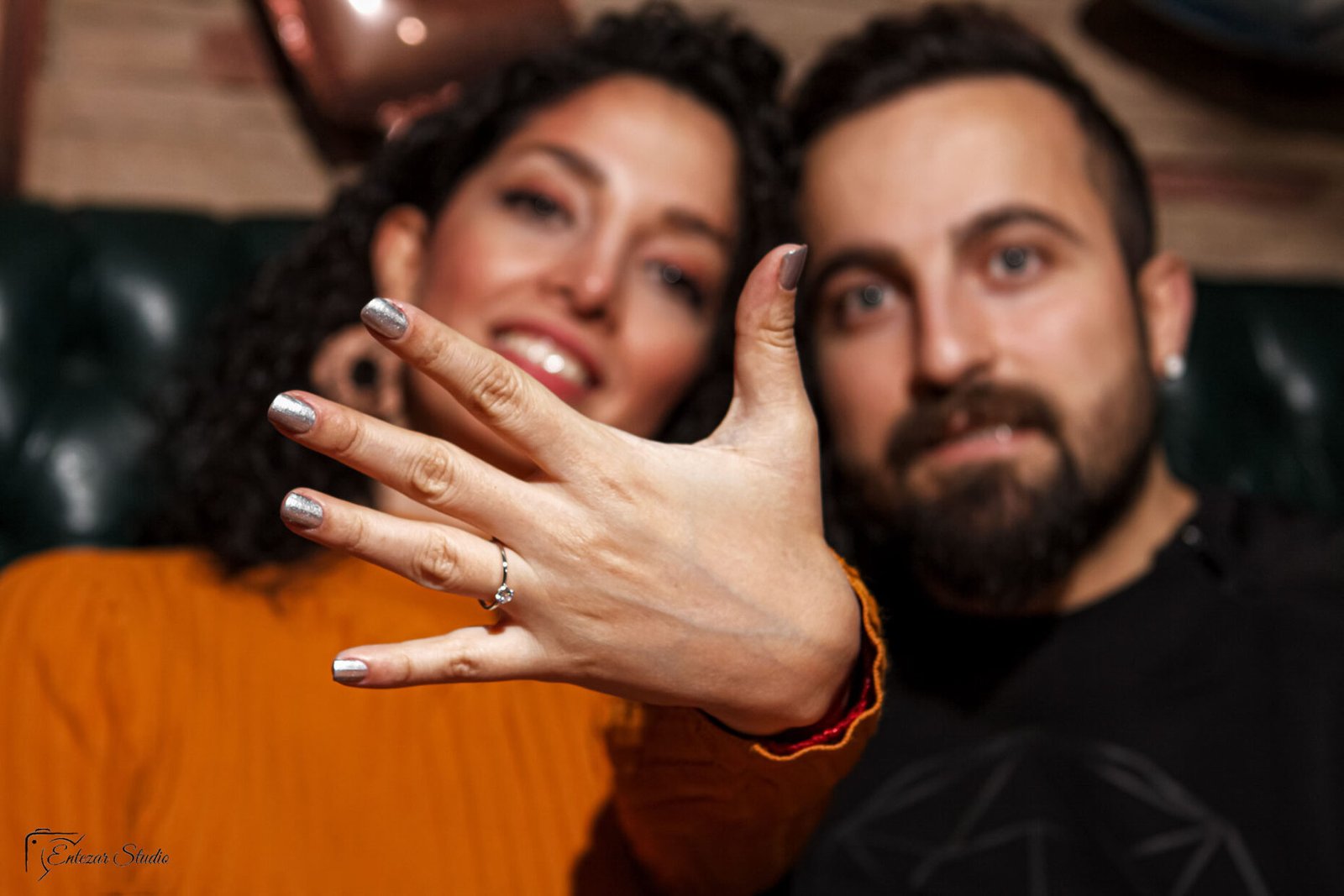 Photography of a proposing stylish ring in Istanbul by Entezar Studio