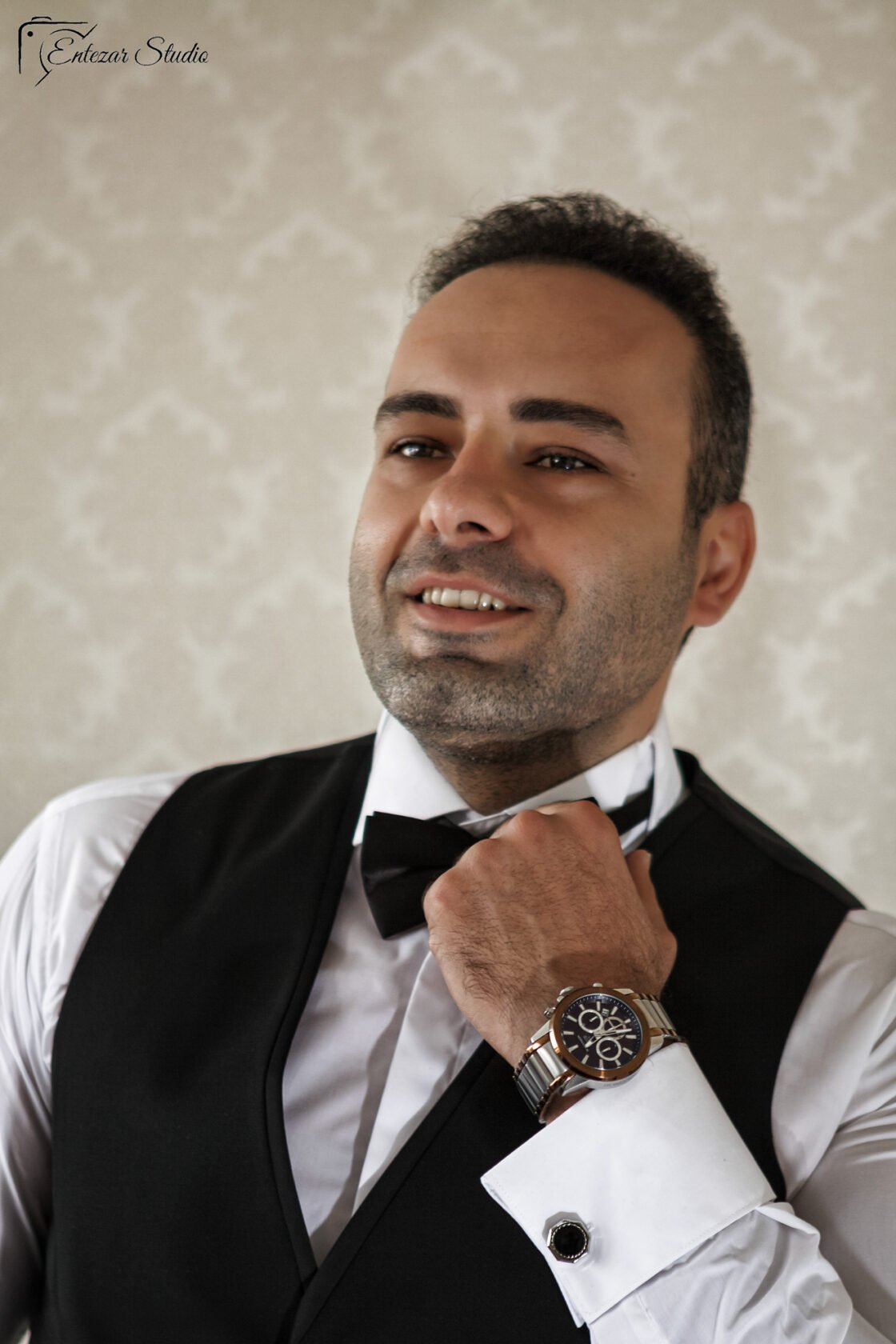 Portrait of the groom in Istanbul by Entezar Studio-8