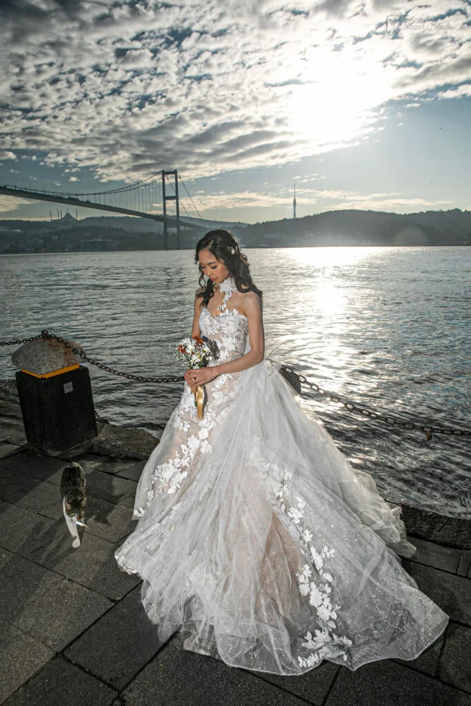 Wedding photography at the beautiful sunrise in Istanbul by Entezar Studio