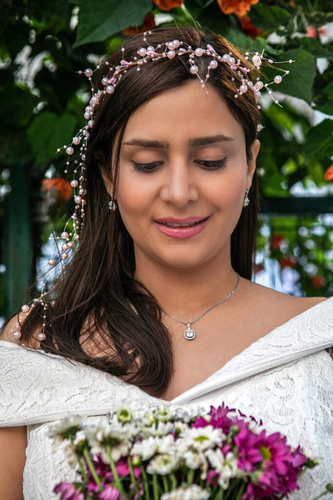 Bride-portrait-in-Buyukada-by-entezar-studio